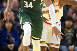 开云体育在线-猛龙客场取胜尼克斯，伦纳德打出全面表现