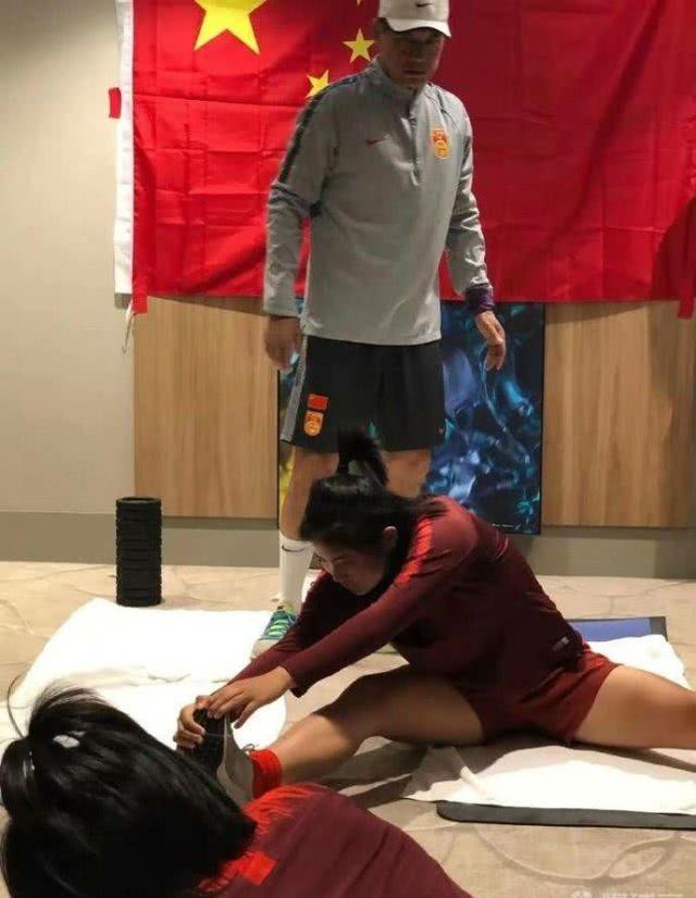 汤加女足面对挑战，斗志昂扬