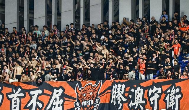 关于联赛榜首之争进入白热化阶段，各队实力明显提升的信息
