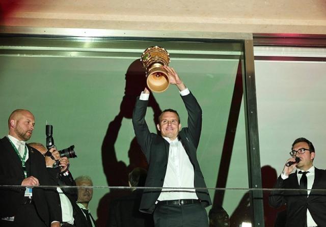 汉堡客场遭遇法兰克福逆转，连续三场失利！的简单介绍