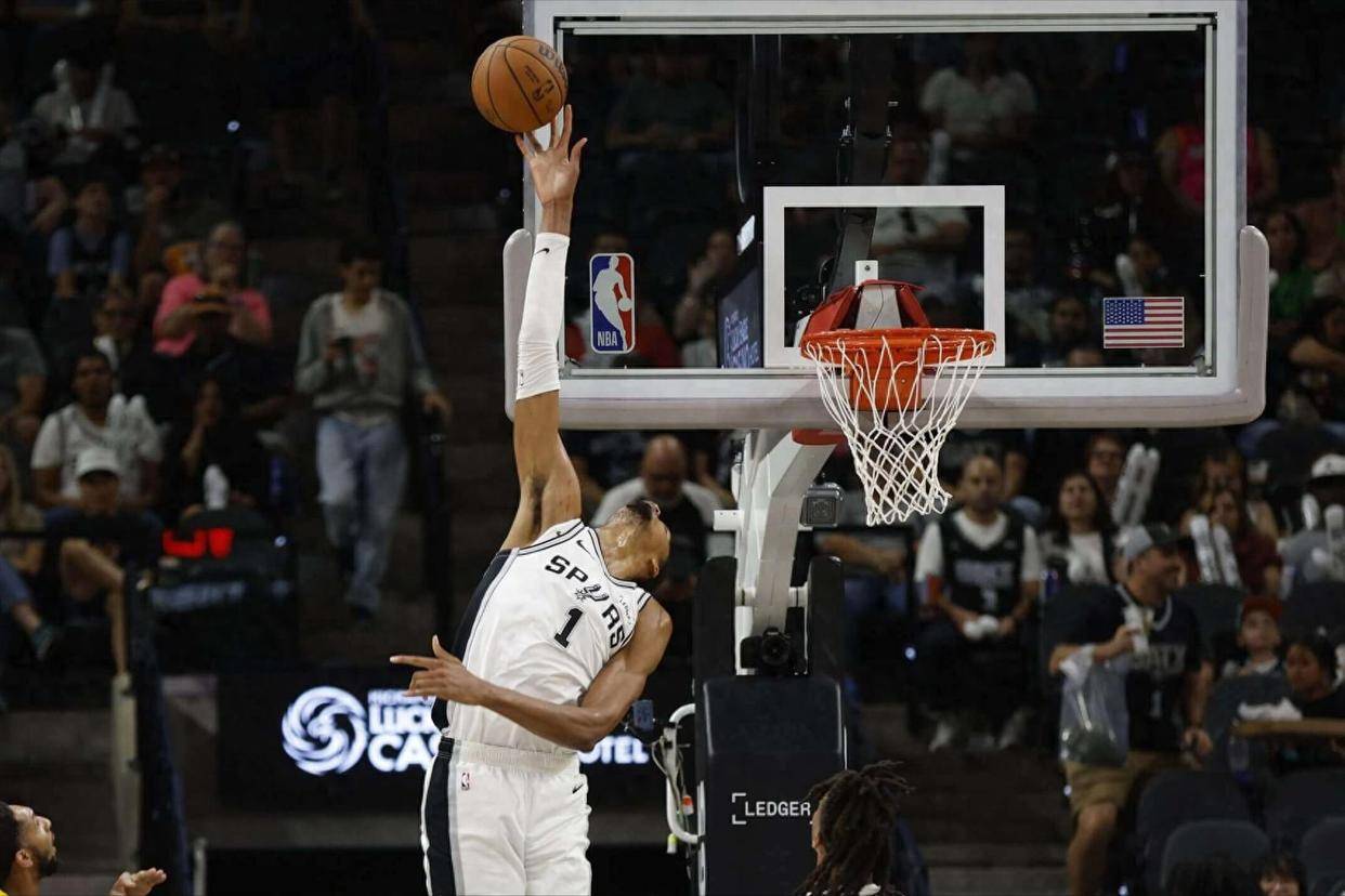 马刺老将复出！球队士气大增的简单介绍